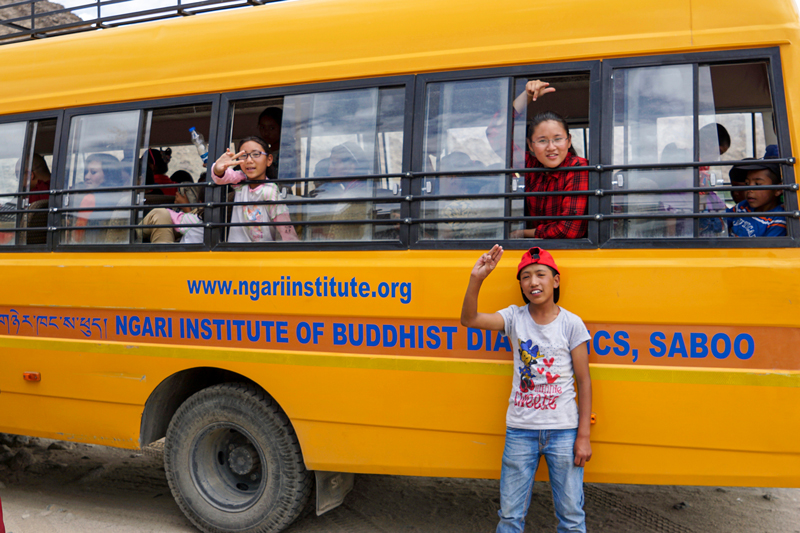 Institut N'Gari_Bus pour le transport des enfants