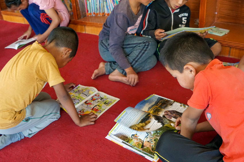 Institut Ngari enfants en étude